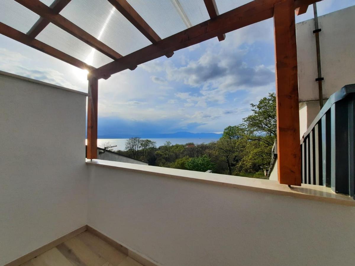 Njivice, Otok Krk, Apartman Dora Exterior foto